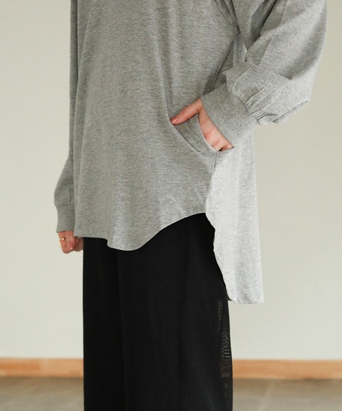 aity(アイティ)の「後ろボタンロングスリーブカットソー(Tシャツ/カットソー・レディース・チャコールグレー/グレー/オフホワイト/ブラック/カーキ・M)」の6枚目の写真