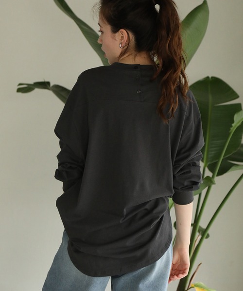 aity(アイティ)の「後ろボタンロングスリーブカットソー(Tシャツ/カットソー・レディース・チャコールグレー/グレー/オフホワイト/ブラック/カーキ・M)」の11枚目の写真