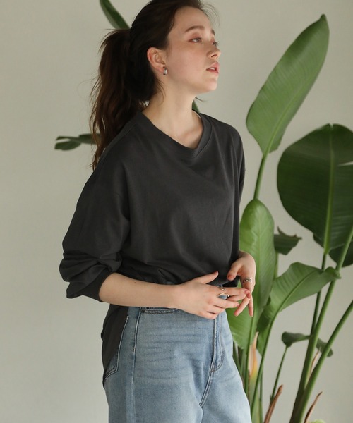 aity(アイティ)の「後ろボタンロングスリーブカットソー(Tシャツ/カットソー・レディース・チャコールグレー/グレー/オフホワイト/ブラック/カーキ・M)」の12枚目の写真
