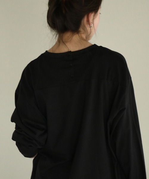 aity(アイティ)の「後ろボタンロングスリーブカットソー(Tシャツ/カットソー・レディース・チャコールグレー/グレー/オフホワイト/ブラック/カーキ・M)」の22枚目の写真
