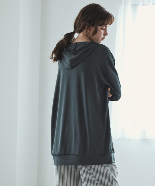 aity(アイティ)の「UPF50+UVカットプルオーバー ラッシュガード レディース(ラッシュガード・レディース・チャコール/カーキ/ネイビー/ブラック/モカ・FREE)」の9枚目の写真