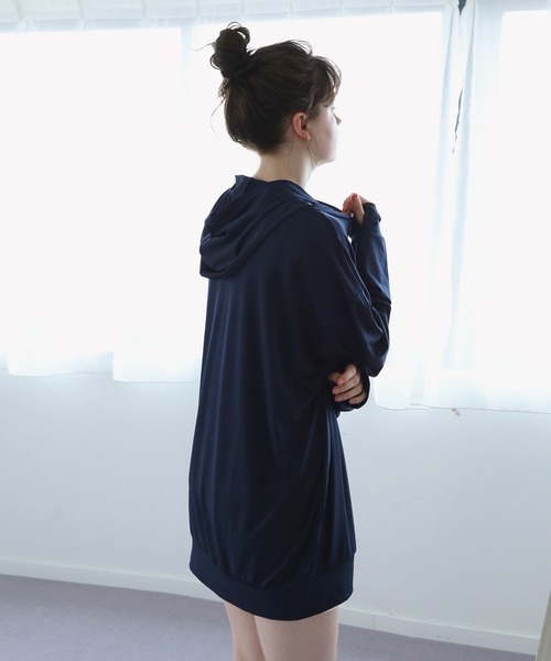 aity(アイティ)の「UPF50+UVカットプルオーバー ラッシュガード レディース(ラッシュガード・レディース・チャコール/カーキ/ネイビー/ブラック/モカ・FREE)」の16枚目の写真