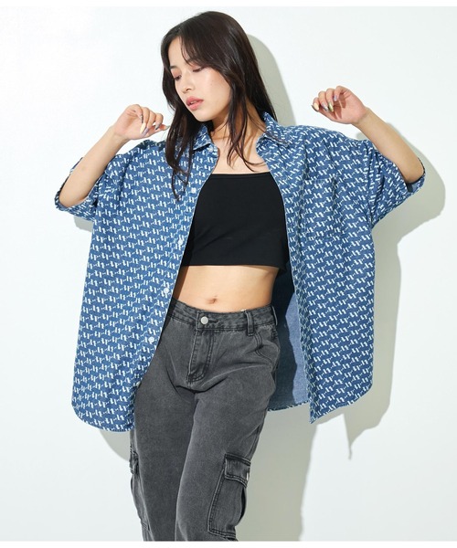 ANAP（アナップ）の「UNISEX対応 モノグラムデニムシャツ【親子・ジュニアお揃い】（シャツ/ブラウス・レディース・ベージュ/ブルー・FREE）」の13枚目の写真