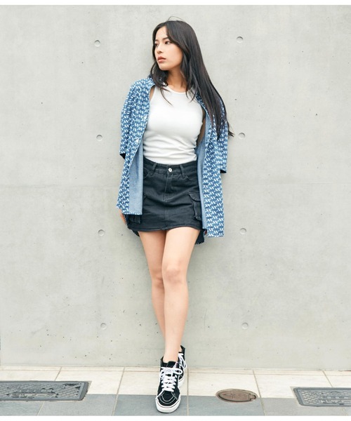 ANAP（アナップ）の「UNISEX対応 モノグラムデニムシャツ【親子・ジュニアお揃い】（シャツ/ブラウス・レディース・ベージュ/ブルー・FREE）」の14枚目の写真