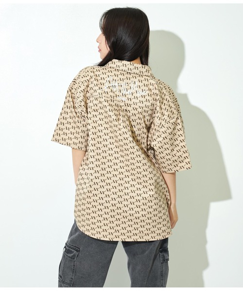 ANAP（アナップ）の「UNISEX対応 モノグラムデニムシャツ【親子・ジュニアお揃い】（シャツ/ブラウス・レディース・ベージュ/ブルー・FREE）」の3枚目の写真