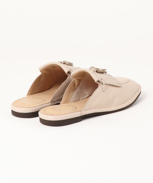 Piedi Nudi（ピエディヌーディ）の「（hocco/ﾎｯｺ） 本革 タッセル ミュールローファー（サンダル・レディース・アイボリー/ダークブラウン/ブラック・24.0cm/23.5cm/24.5cm/22.5cm/23.0cm）」の4枚目の写真