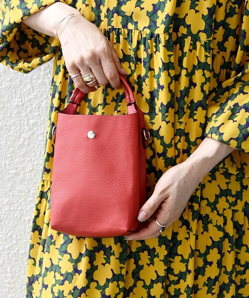 SHIPS any（シップス エニィ）の「SHIPS any: 2WAY スクエア ミニ ショルダー バッグ（ショルダーバッグ・レディース・ブラック/キャメル/レッド/シルバー/イエロー/グレー/ブルー/ピンク・ONE SIZE）」の7枚目の写真