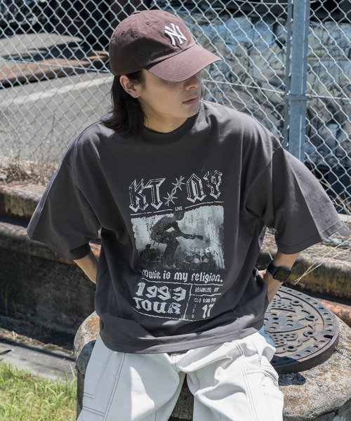 kutir（クティール）の「ストリートアソートグラフィックTシャツ（Tシャツ/カットソー・メンズ・スミクロ/ホワイト系その他/ブラック/オフホワイト/チャコールグレー・LARGE/MEDIUM）」の4枚目の写真