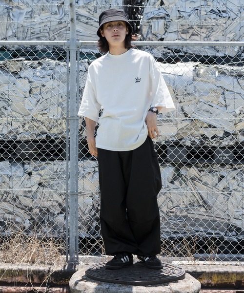 kutir（クティール）の「ストリートアソートグラフィックTシャツ（Tシャツ/カットソー・メンズ・スミクロ/ホワイト系その他/ブラック/オフホワイト/チャコールグレー・LARGE/MEDIUM）」の18枚目の写真