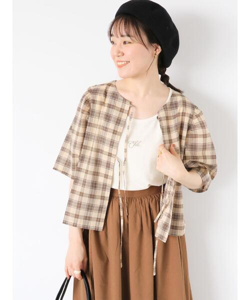 ehka sopo（エヘカソポ）の「ワンポイント刺繍タンクトップ（タンクトップ・レディース・グリーン/ベージュ/ブラック/キナリ・F）」の11枚目の写真