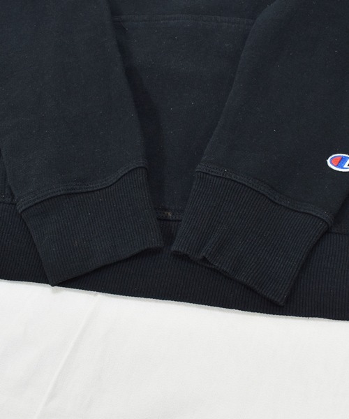 Champion(チャンピオン)の「【ヴィンテージ古着】Champion / チャンピオン ロゴ スウェットパーカー(パーカー・メンズ・ブラック・SMALL)」の4枚目の写真