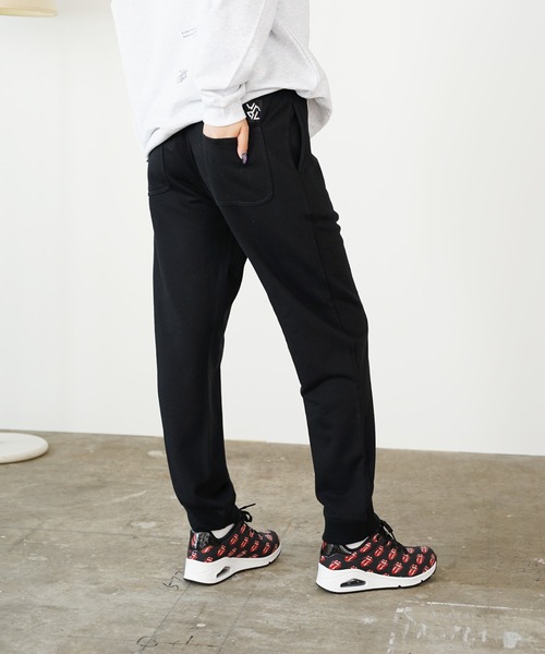WHITE MOUNTAINEERING（ホワイトマウンテニアリング）の「White Mountaineering/ホワイトマウンテニアリング WMBC COLLEGE LOGO SWEATPANTS スウェットパンツ（スウェットパンツ・メンズ・ブラック・2/3/1）」の18枚目の写真
