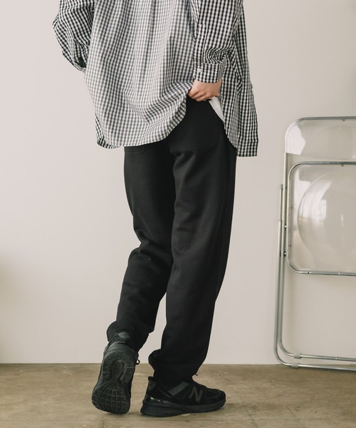 WHITE MOUNTAINEERING（ホワイトマウンテニアリング）の「White Mountaineering/ホワイトマウンテニアリング WMBC COLLEGE LOGO SWEATPANTS スウェットパンツ（スウェットパンツ・メンズ・ブラック・2/3/1）」の14枚目の写真