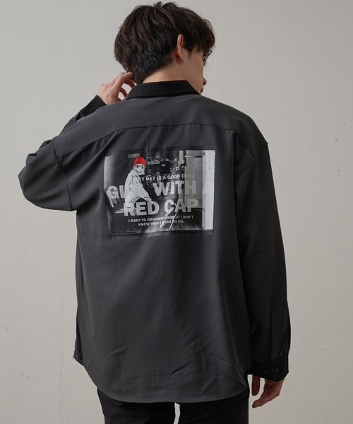 Red Cap Girl(レッドキャプガール)の「【UNIIT/ユニット】【RED CAP GIRL/レッドキャップガール】UNIIT×RED CAP GIRL コラボ ナチュラル ストレッチ ルーズシルエット バックプリント シャツ(シャツ/ブラウス・メンズ・ホワイト系その他/グレー系その他/ブルー/チャコールグレー/ベージュ系その他/ホワイト・LARGE/MEDIUM)」の4枚目の写真