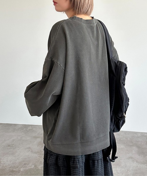 apres jour mignon(アプレジュールミニョン)の「ピグメントスウェット【ZOZOTOWN限定アイテム】(スウェット・レディース・パープル/ネイビー/ブラック系その他/グリーン/ダークブラウン/マスタード/オレンジ・フリー/X-LARGE)」の12枚目の写真