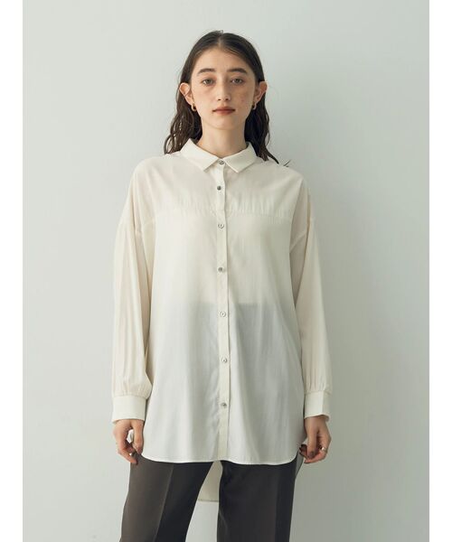 YECCA VECCA(イェッカヴェッカ)の「バックギャザーロングシャツ(シャツ/ブラウス・レディース・ブラック/グリーン/オフホワイト/カーキ系1・FREE)」の6枚目の写真