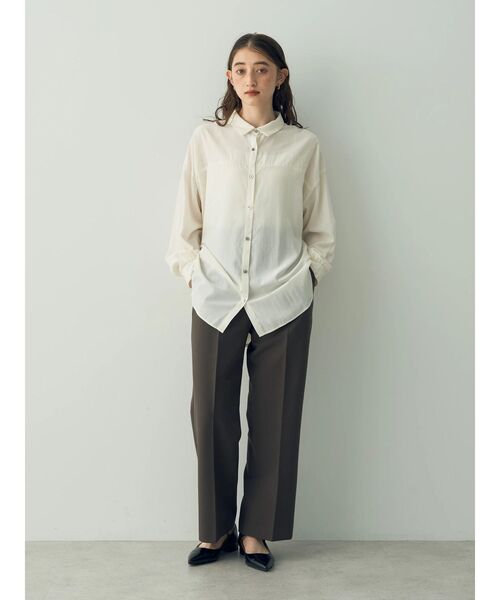 YECCA VECCA(イェッカヴェッカ)の「バックギャザーロングシャツ(シャツ/ブラウス・レディース・ブラック/グリーン/オフホワイト/カーキ系1・FREE)」の15枚目の写真