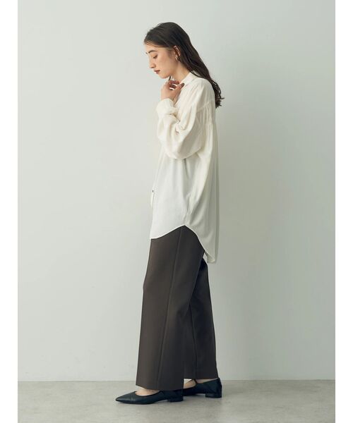 YECCA VECCA(イェッカヴェッカ)の「バックギャザーロングシャツ(シャツ/ブラウス・レディース・ブラック/グリーン/オフホワイト/カーキ系1・FREE)」の16枚目の写真