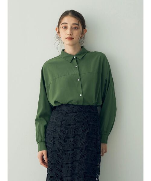 YECCA VECCA(イェッカヴェッカ)の「バックギャザーロングシャツ(シャツ/ブラウス・レディース・ブラック/グリーン/オフホワイト/カーキ系1・FREE)」の19枚目の写真