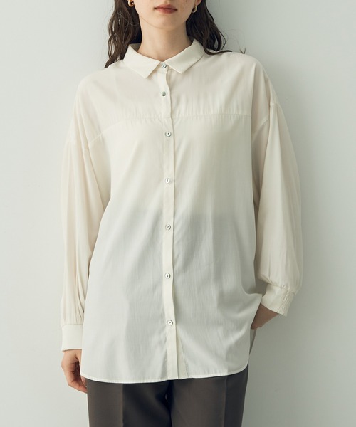 YECCA VECCA(イェッカヴェッカ)の「バックギャザーロングシャツ(シャツ/ブラウス・レディース・ブラック/グリーン/オフホワイト/カーキ系1・FREE)」の1枚目の写真