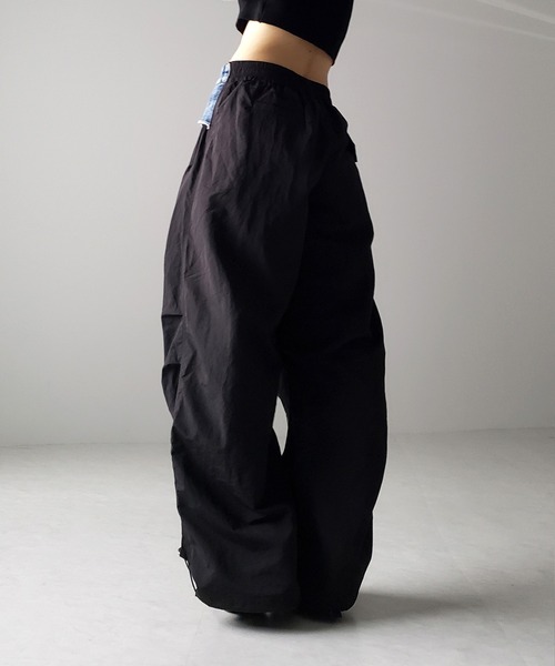 me+em select（ミームセレクト）の「※※【 ４color 】２WAY デニムレイヤードタックワイドカーゴパンツ（カーゴパンツ・レディース・カーキ/ベージュ/ブラック/グレー・FREE）」の10枚目の写真