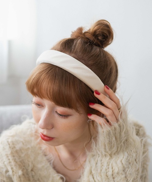 WEGO（ウィゴー）の「WEGO/ボリュームサテンカチューシャ（カチューシャ・レディース・ホワイト/ブラック・FREE）」の4枚目の写真