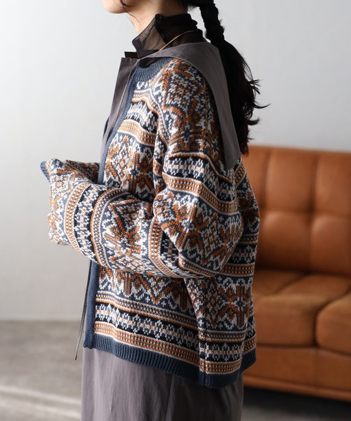 COMMRE（コムル）の「vintageジャガードカーディガン（カーディガン/ボレロ・レディース・ブルー/ピンク・FREE）」の4枚目の写真