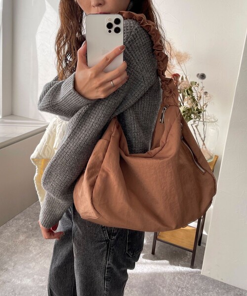 fredy emue（フレディエミュ）の「フリーアジャストワイドベルトバッグ（ショルダーバッグ・レディース・ブラウン/ブラック・FREE）」の9枚目の写真