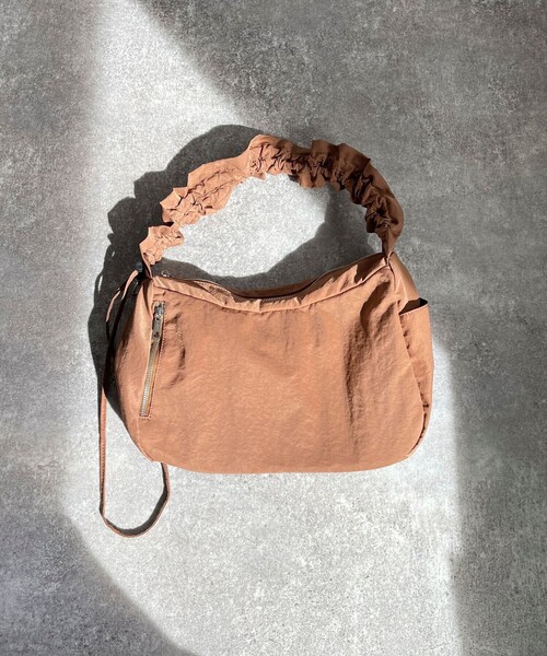 fredy emue（フレディエミュ）の「フリーアジャストワイドベルトバッグ（ショルダーバッグ・レディース・ブラウン/ブラック・FREE）」の10枚目の写真