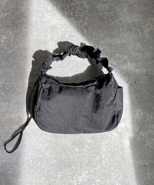 fredy emue（フレディエミュ）の「フリーアジャストワイドベルトバッグ（ショルダーバッグ・レディース・ブラウン/ブラック・FREE）」の11枚目の写真