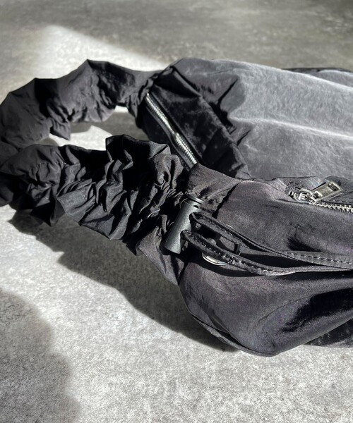 fredy emue（フレディエミュ）の「フリーアジャストワイドベルトバッグ（ショルダーバッグ・レディース・ブラウン/ブラック・FREE）」の20枚目の写真