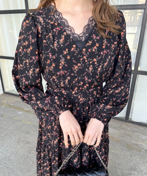 mysty woman(ミスティウーマン)の「【上西星来さんコラボ】Vネックレースタンク 104417(タンクトップ・レディース・ブラック/オフホワイト/ピンク・FREE)」の8枚目の写真