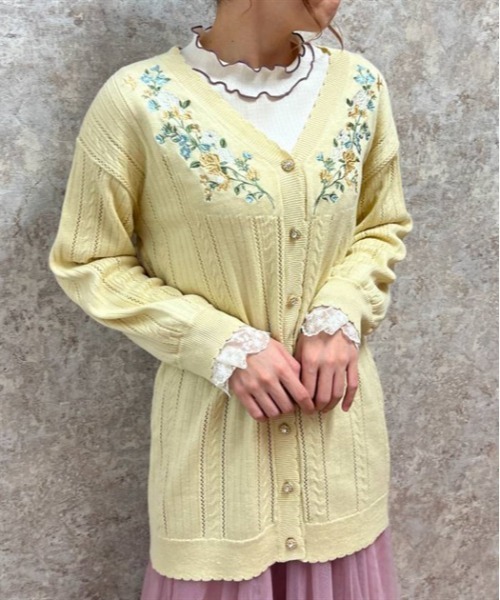 axes femme(アクシーズファム)の「フラワーバード刺繍ロングカーディガン(カーディガン/ボレロ・レディース・ブラック/ホワイト/イエロー・FREE)」の4枚目の写真