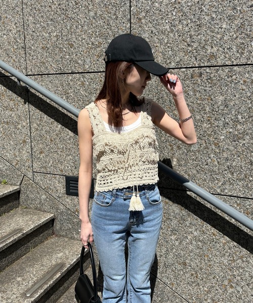 ISOOK(アイスー)の「【ISOOK / アイスー】クロシェビスチェ / サマーニット ボヘミアン クロップド丈 クロシェニット タンクトップ ZOZOTOWN限定(タンクトップ・レディース・アイボリー/ベージュ・FREE)」の4枚目の写真