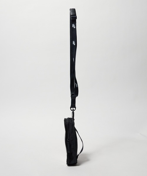 NIKE(ナイキ)の「NIKE/ナイキ クラブフォーンクロスボディーバッグ 2026年春夏 再入荷(ボディバッグ/ウエストポーチ・メンズ・レッド/ブラック/ブルー/シルバー・FREE)」の5枚目の写真