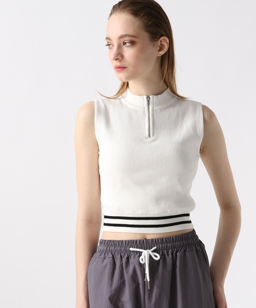 FOREVER 21(フォーエバー トゥエンティーワン)の「【2024SS】トラックニットベスト(ベスト・レディース・オフホワイト/ブラック/ネイビー・SMALL/MEDIUM)」の1枚目の写真