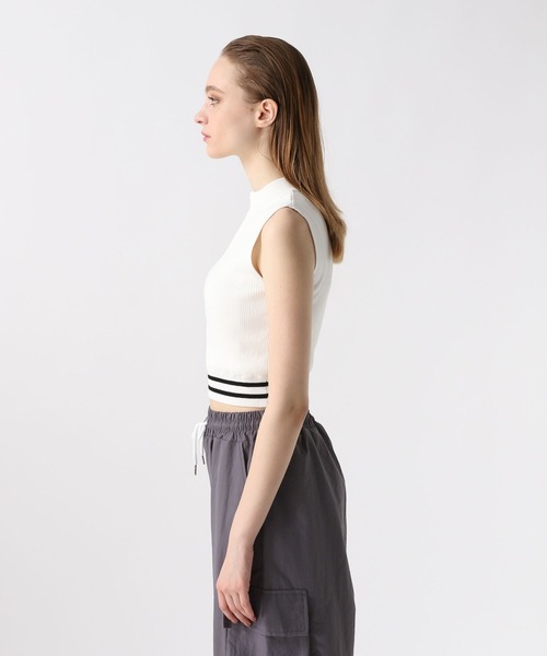 FOREVER 21(フォーエバー トゥエンティーワン)の「【2024SS】トラックニットベスト(ベスト・レディース・オフホワイト/ブラック/ネイビー・SMALL/MEDIUM)」の16枚目の写真