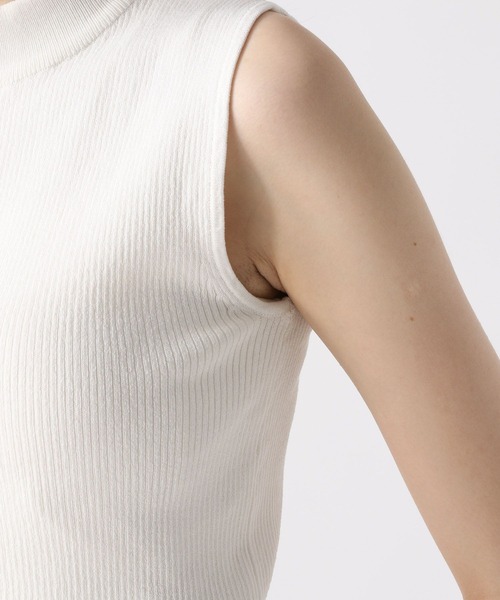 FOREVER 21(フォーエバー トゥエンティーワン)の「【2024SS】トラックニットベスト(ベスト・レディース・オフホワイト/ブラック/ネイビー・SMALL/MEDIUM)」の21枚目の写真