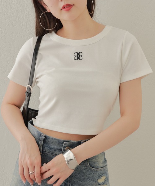 Chico(チコ)の「【ZOZOTOWN限定/REVIVAL】ウエストリボンロゴ刺繍チビT(Tシャツ/カットソー・レディース・ホワイト/ベージュ/ブラック・FREE)」の2枚目の写真