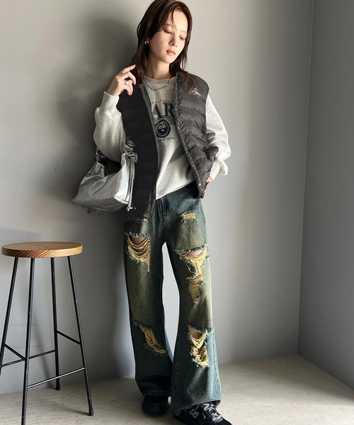 classicalelf（クラシカルエルフ）の「軽やかで女性らしく。胸刺繍スーパーライト中綿ベスト（ダウンベスト・レディース・ベージュ/ライトグレー/ブラック/ライトグレー系・MEDIUM/LARGE/X-LARGE/SMALL）」の15枚目の写真