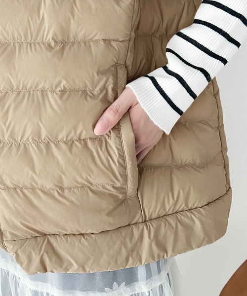 classicalelf（クラシカルエルフ）の「軽やかで女性らしく。胸刺繍スーパーライト中綿ベスト（ダウンベスト・レディース・ベージュ/ライトグレー/ブラック/ライトグレー系・MEDIUM/LARGE/X-LARGE/SMALL）」の8枚目の写真