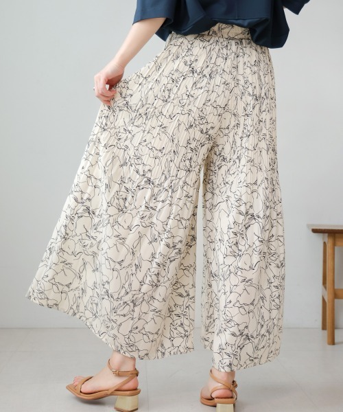 Bou Jeloud(ブージュルード)の「ランダムプリーツパンツ(その他パンツ・レディース・オフホワイト/ブラック・38)」の9枚目の写真