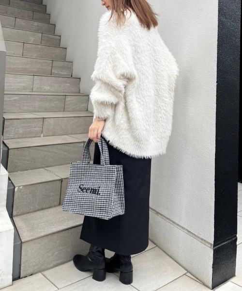 one after another NICE CLAUP（ワンアフターアナザーナイスクラップ）の「ふわもこロングカーディガン（カーディガン/ボレロ・レディース・ライトピンク/ライトベージュ/オフホワイト/チャコールグレー/ライトグレー/ブラウン/ラベンダー・FREE）」の10枚目の写真