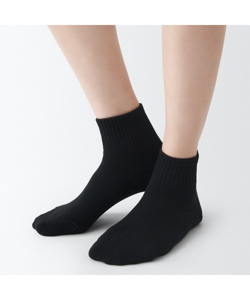 無印良品（ムジルシリョウヒン）の「婦人　足なり直角　ショート丈靴下（４足組）（ソックス/靴下・レディース・ホワイト/ブラック・23-25cm）」の4枚目の写真