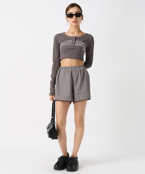 FOREVER 21(フォーエバー トゥエンティーワン)の「【2024FW】リブロゴコンパクトTシャツ(Tシャツ/カットソー・レディース・カーキ/ナチュラル/グレー・FREE)」の17枚目の写真