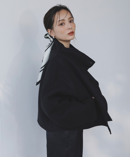 スタンドネックリバーショートコート