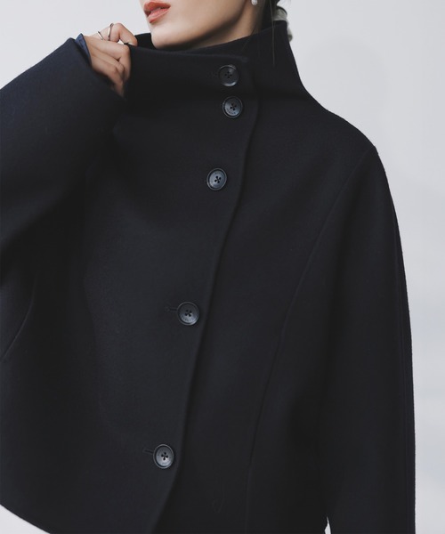 スタンドネックリバーショートコート