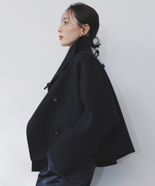 スタンドネックリバーショートコート