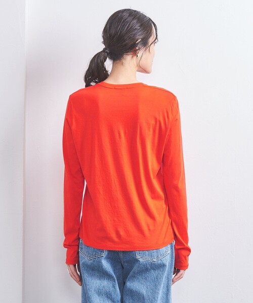UNITED ARROWS(ユナイテッドアローズ)の「Uネック ロングスリーブ Tシャツ(Tシャツ/カットソー・レディース・ホワイト/ブラック/レッド・FREE)」の16枚目の写真