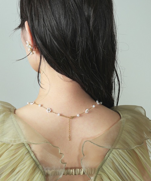 Kana（カナ）の「小花 パール フェミニン ネックレス 結婚式 お呼ばれ デイリー（ネックレス・レディース・ゴールド/シルバー・フリー）」の9枚目の写真